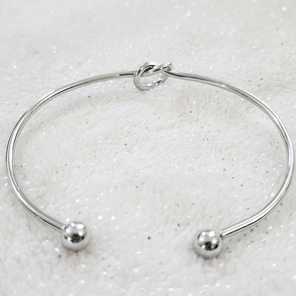 Silver love knot bangle silver bracelet NWT - Picture 7 of 7